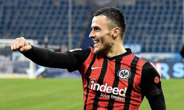 爱游戏中国官网-关于法兰克福队员训练态度端正，追求更高荣誉的信息