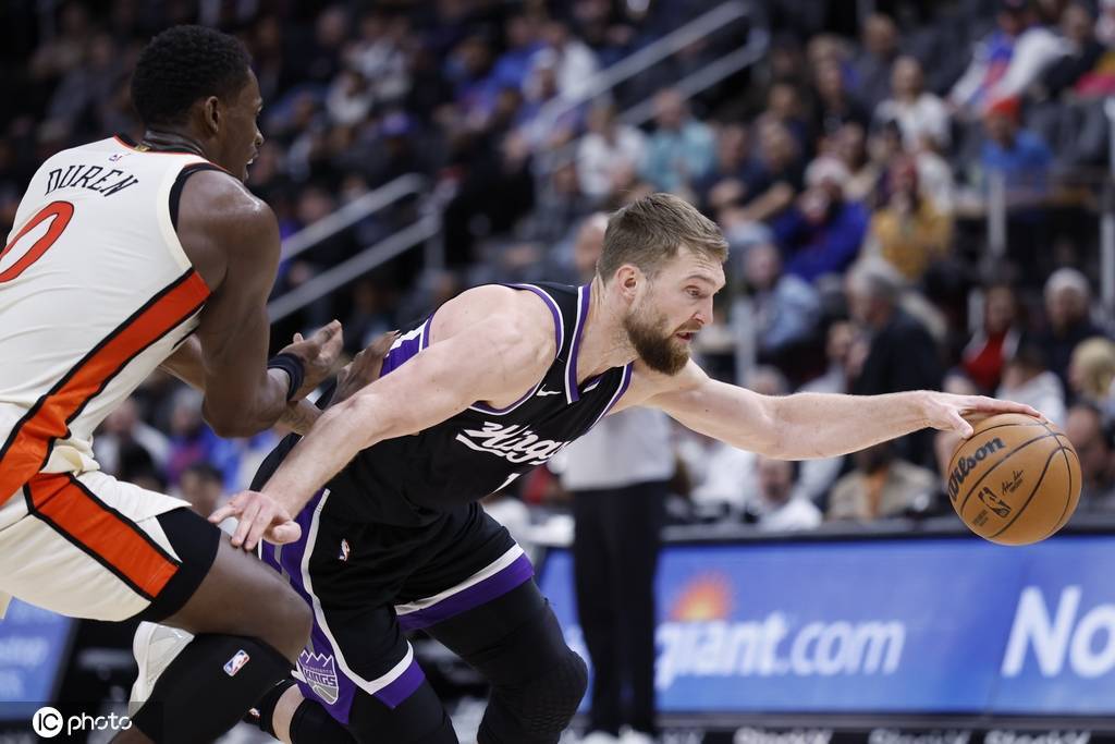 活塞险胜国王,格兰特绝杀拯救球队(格兰特21分领衔七人上双 活塞大胜送雷霆) 活塞险胜国王,格兰特绝杀拯救球队(格兰特21分领衔七人上双 活塞大胜送雷霆)