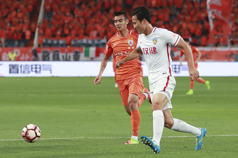 爱游戏-华夏防守稳固取得胜利，扩大积分优势(华夏3年封闭运作战略配售混合lof解冻)