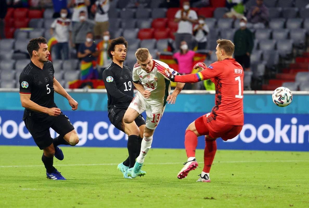 爱游戏体育下载-包含欧国联比赛场面火爆，球员表现出色的词条