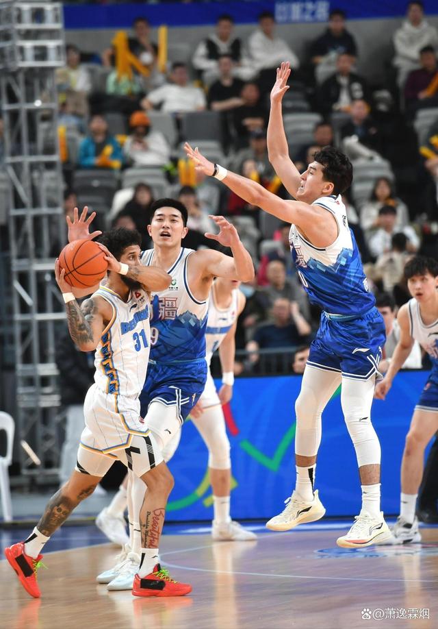 爱游戏体育网站-包含CBA球员技术提高，赛场表现大有不同的词条