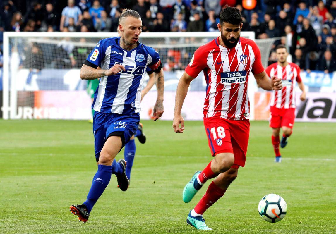 包含阿拉维斯客场不敌对手，保级希望渐行渐远的词条