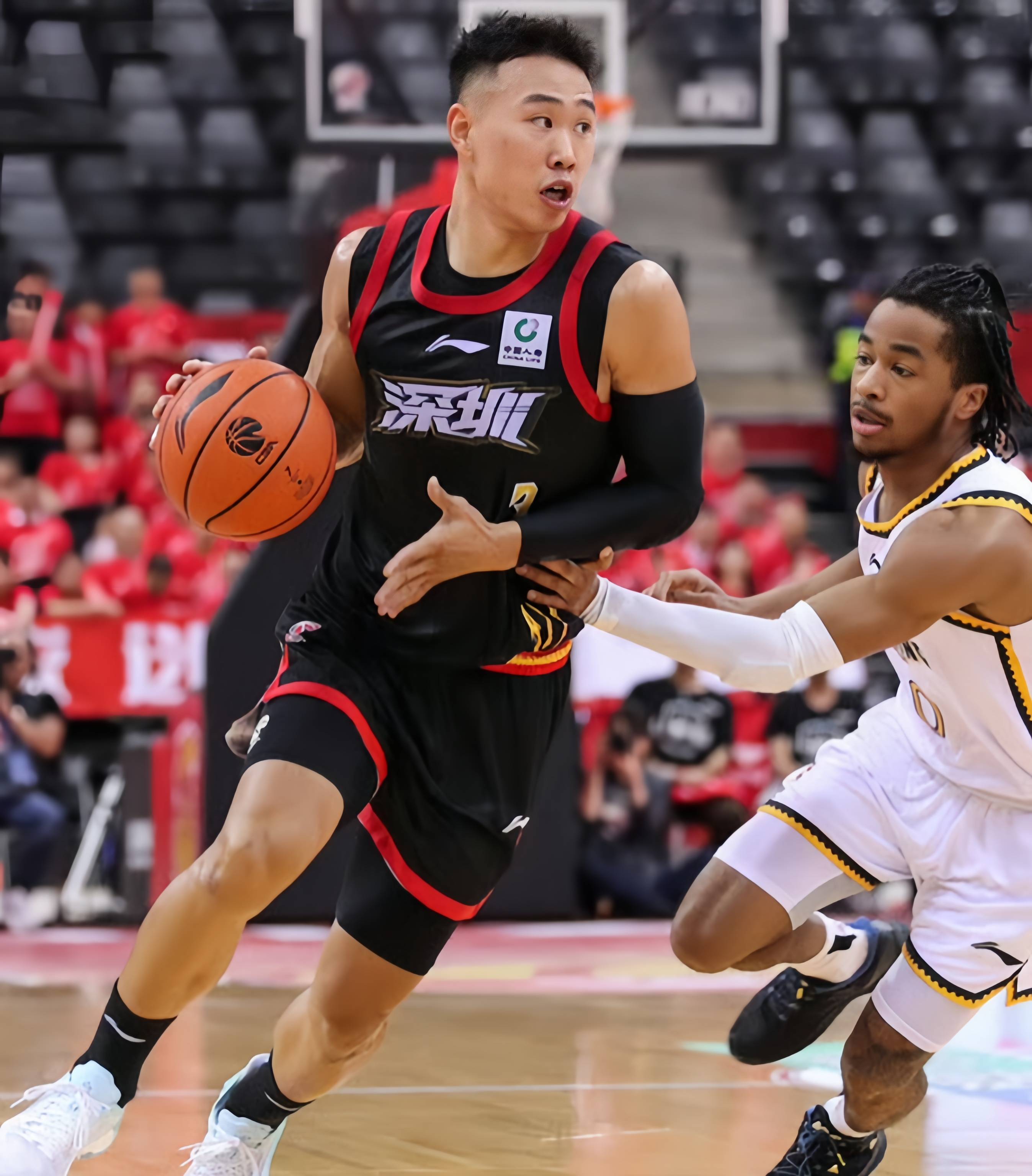 包含火热对抗!球员们全力以赴,场面激烈的词条 包含火热对抗!球员们全力以赴,场面激烈的词条