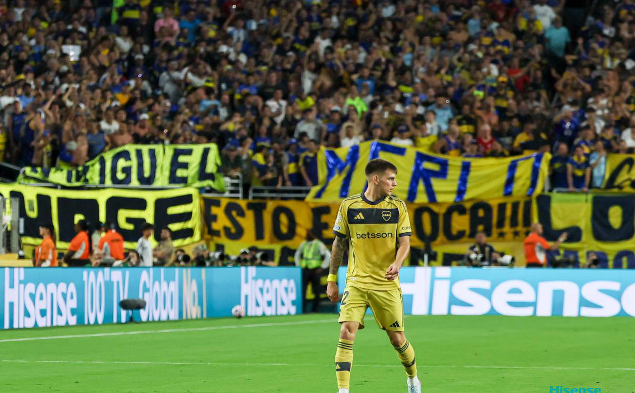 爱游戏在线-华丽逆袭！球队2:1险胜，晋级淘汰赛