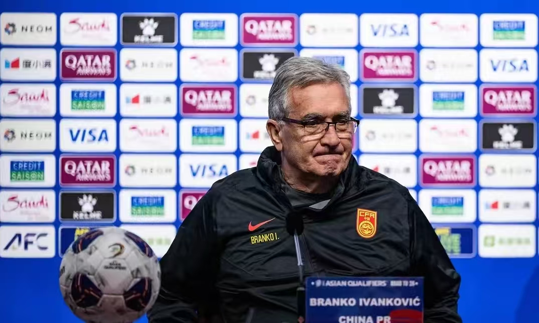 爱游戏体育平台-主帅炮轰球队表现，要求提高训练强度