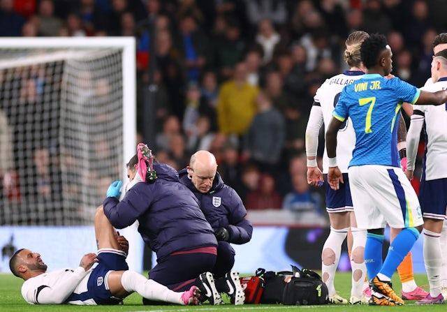 爱游戏官方入口-关于曼城继续保持不败，冠军防线坚不可摧的信息