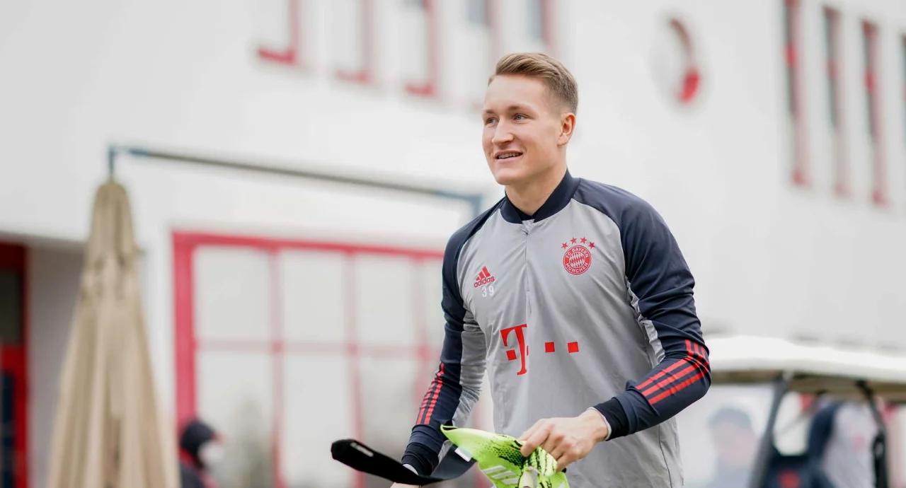 关于沙尔克04备战过程顺利，展望新赛季的信息