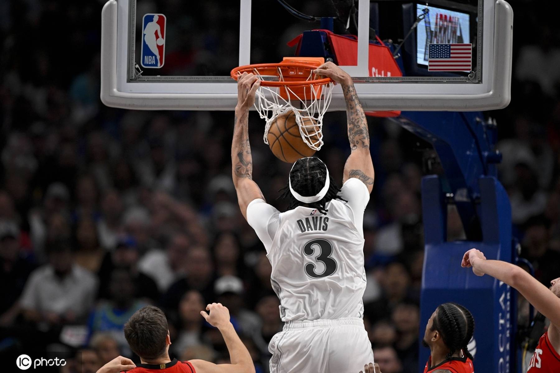 火箭成功击败独行侠，取得重要胜利