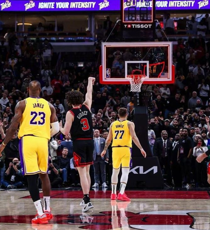 爱游戏网页版登录入口-包含公牛惨败湖人，狂犬贝尔完成精彩单挑的词条