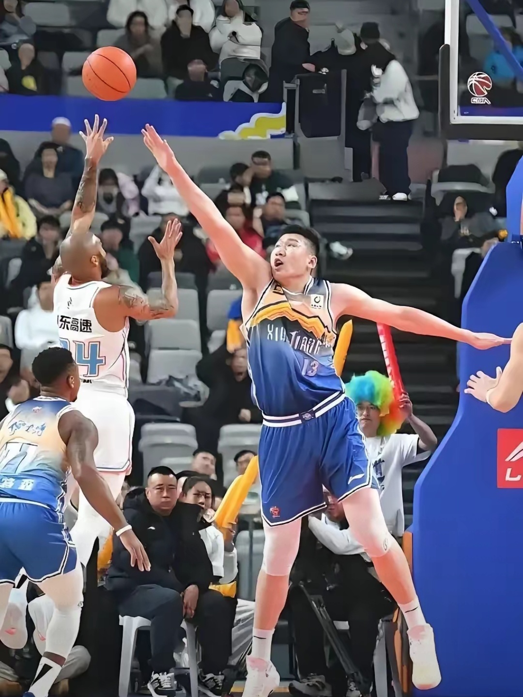 山东男篮惊险胜出,晋级希望再次燃起的简单介绍 山东男篮惊险胜出,晋级希望再次燃起的简单介绍