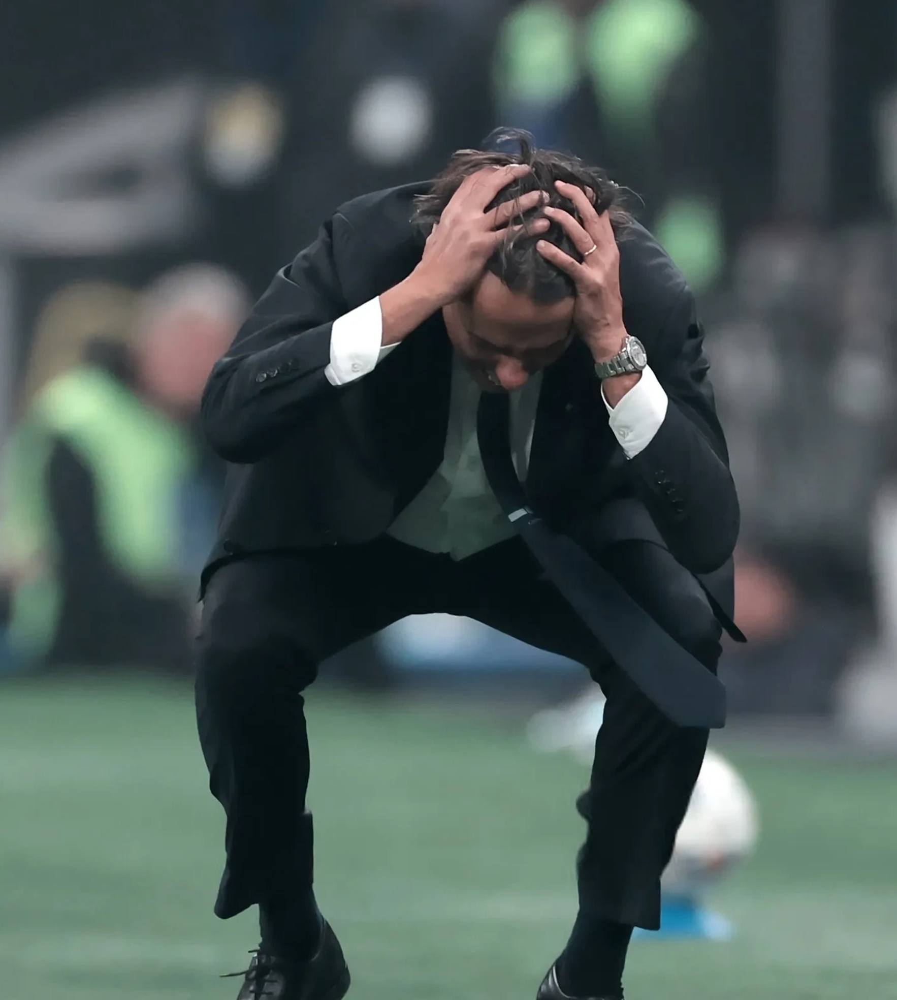 比赛后球员换人意见频出,主教练或难抉择 比赛后球员换人意见频出,主教练或难抉择