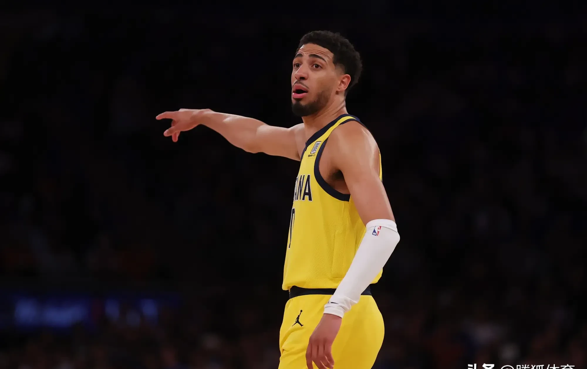 爱游戏app-雷霆逆转胜开拓者，乔治发挥神勇带领球队获胜的简单介绍