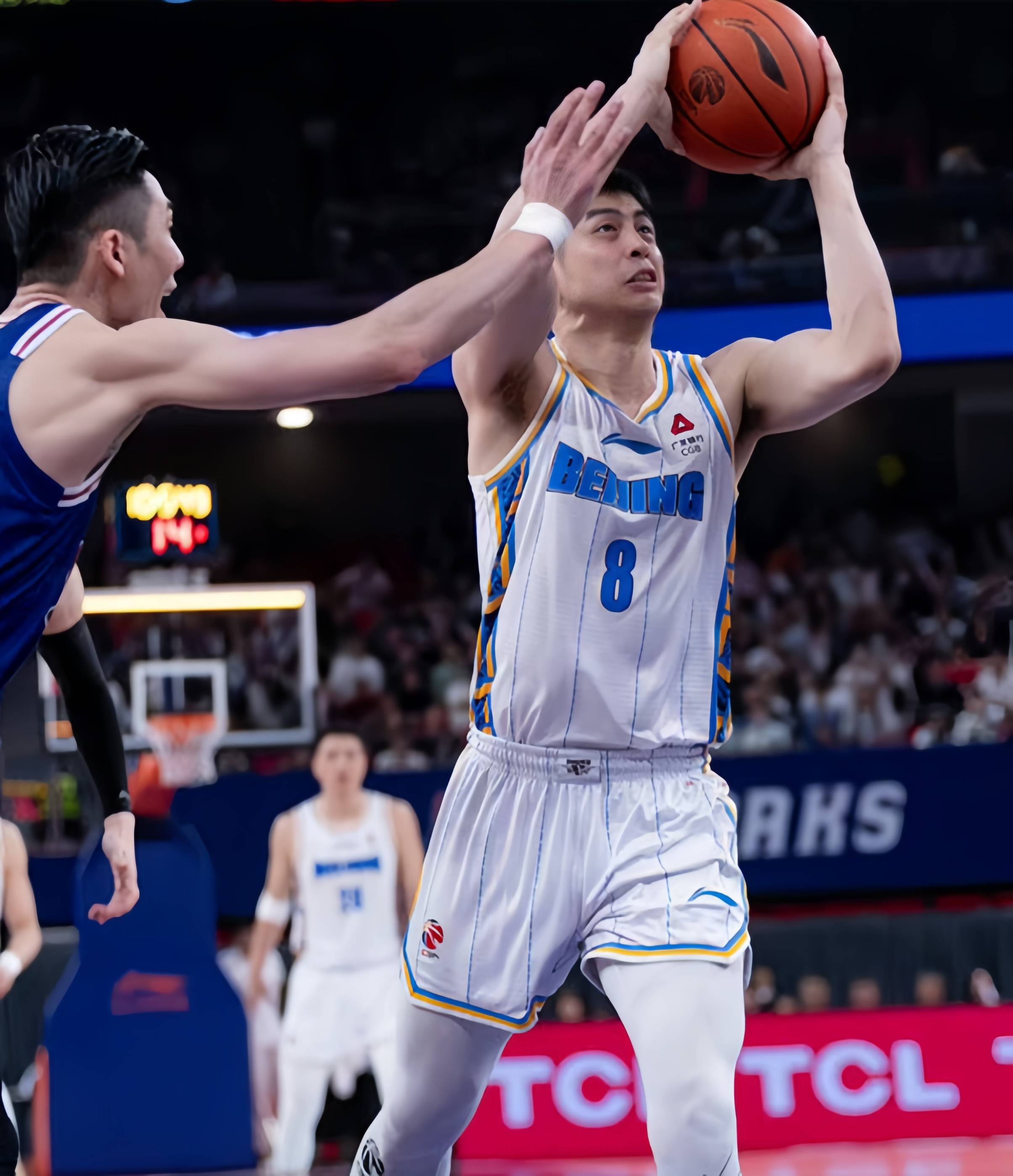 爱游戏官网入口-运动员险胜逆袭，实力尽显谁能制胜的简单介绍