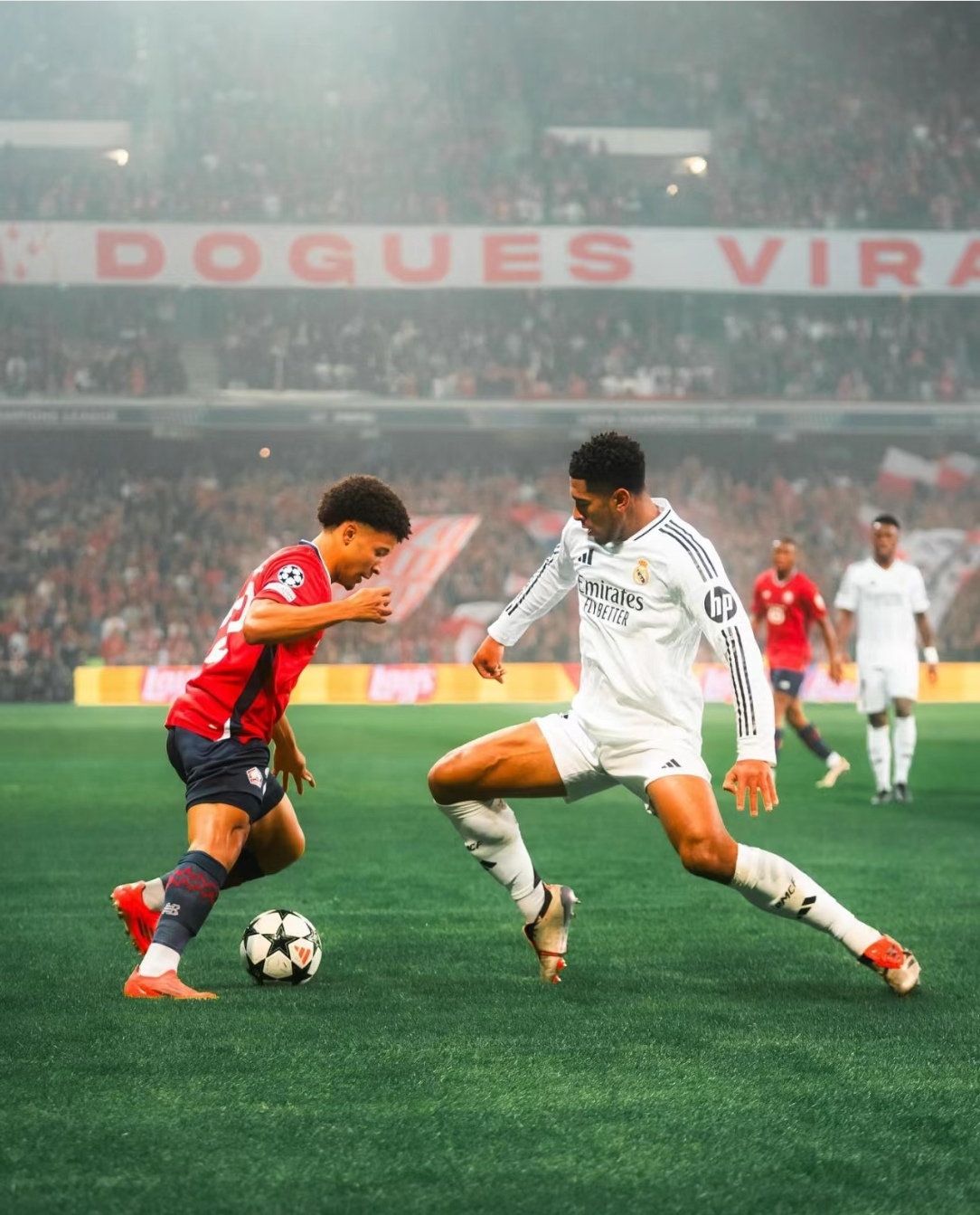 强强对话！两支顶级球队将在球场上展开激烈较量