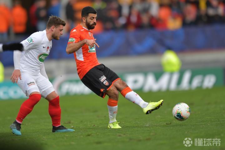 包含里昂惨遭卡昂逼平，积分榜失优势的词条